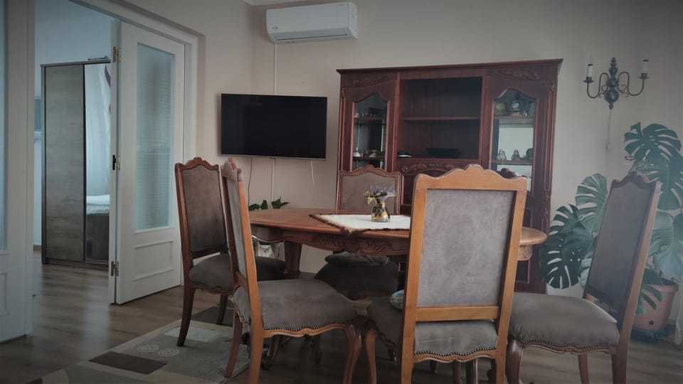 Living room, air conditioner