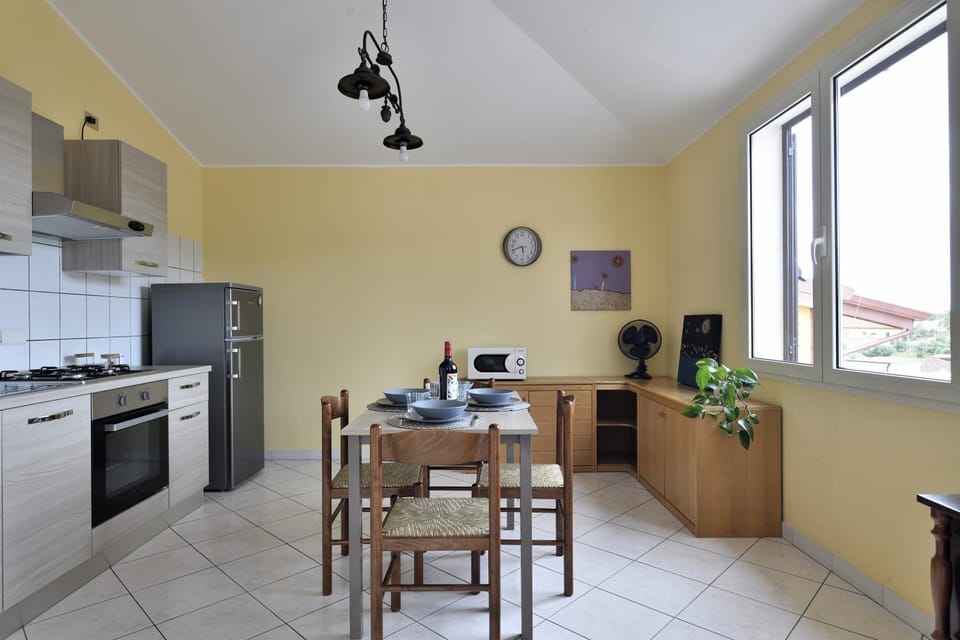 Property building, Kitchen or kitchenette, Living room
