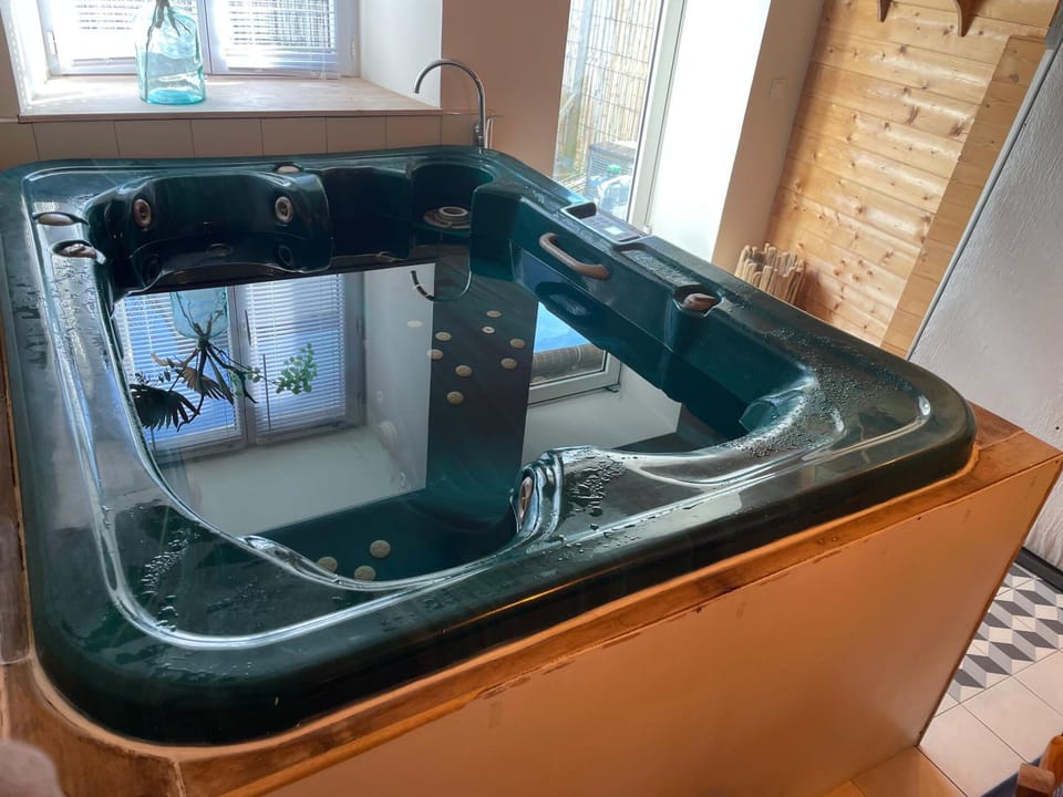 Bathroom, Living room