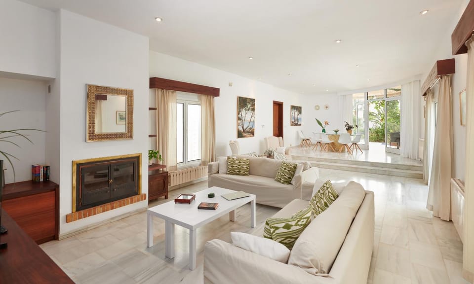 Communal lounge/ TV room, Living room