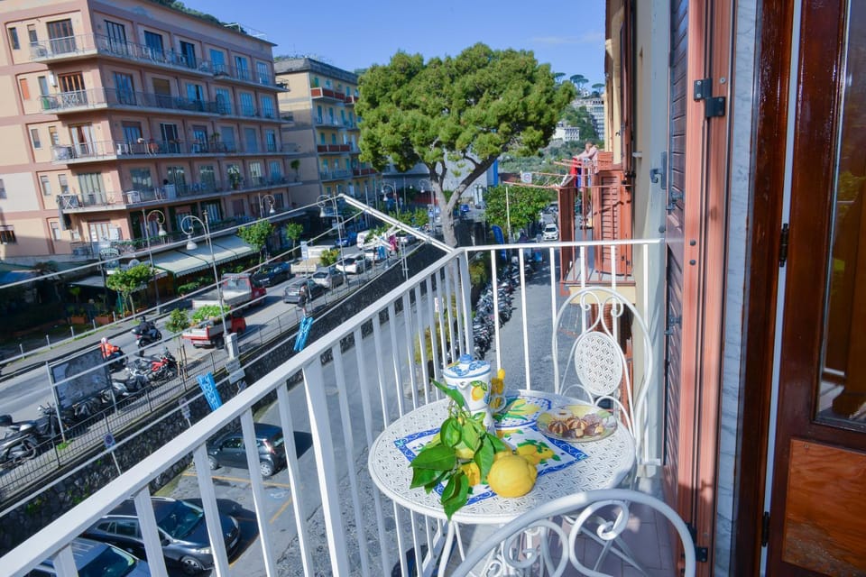 View (from property/room), Balcony/Terrace, City view
