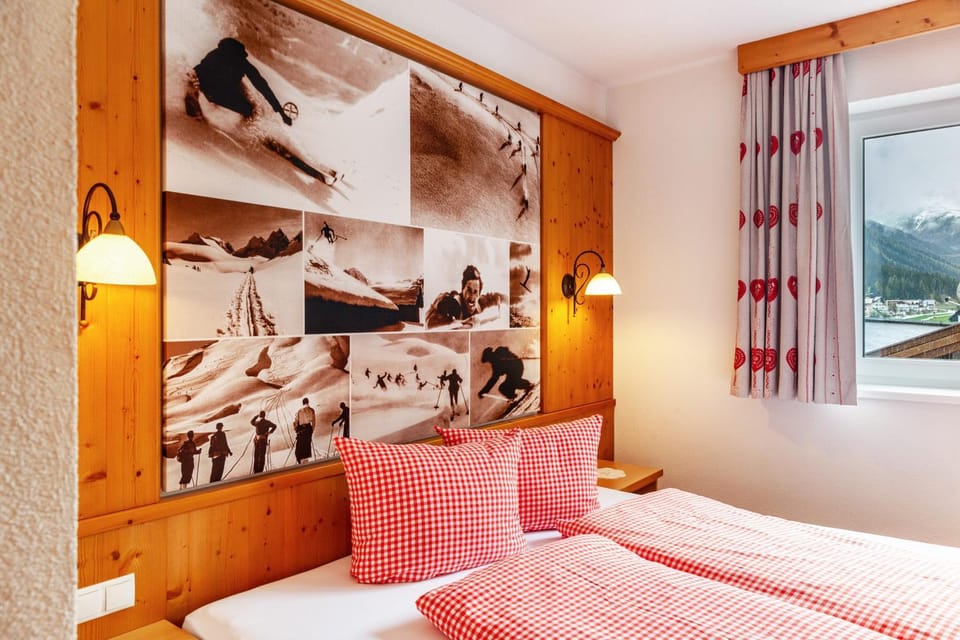 Living room, Bedroom