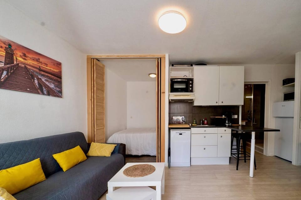 Residence du Centre Joli studio rénové avec coin nuit terrasse et parking privé Apartment in Capbreton