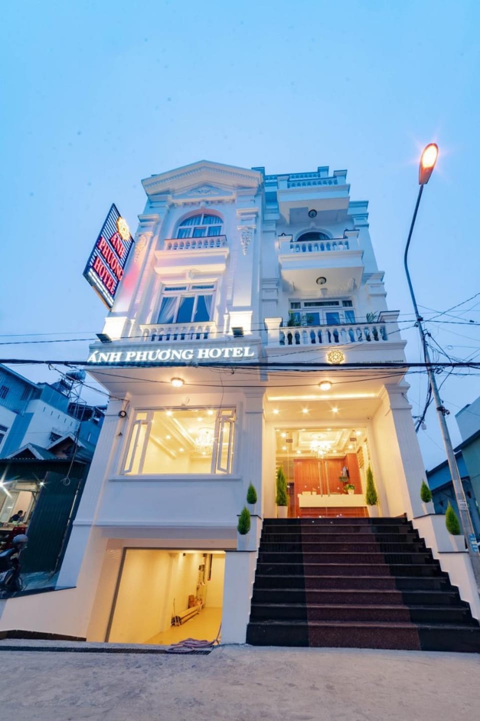 Property building, Facade/entrance, Lobby or reception