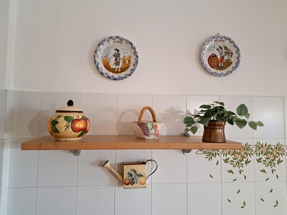 Kitchen or kitchenette, Decorative detail