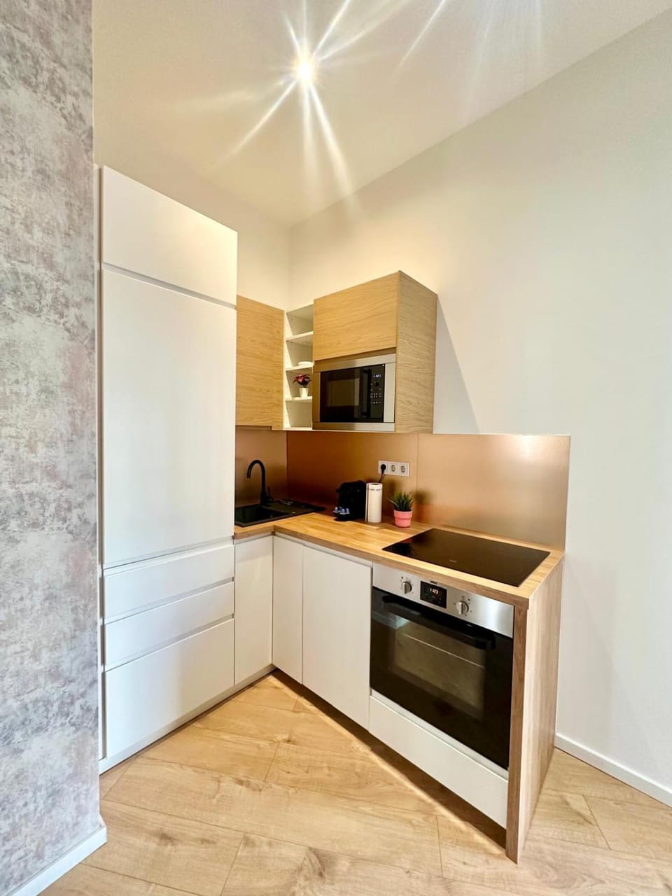 Kitchen or kitchenette, oven, pet friendly, stove