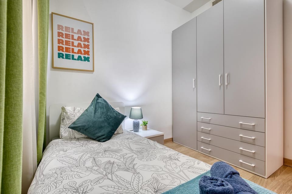 Bed, Bedroom, wardrobe