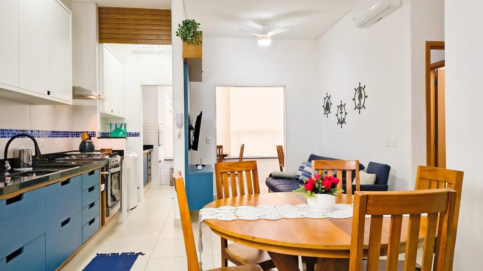 Kitchen or kitchenette, Dining area, Dinner