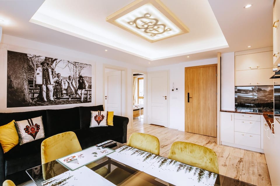 Kitchen or kitchenette, Living room, Seating area