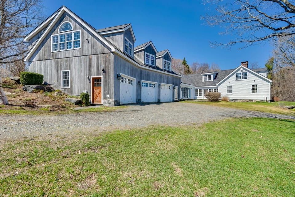 Serene Retreat Near Mt Snow: Great for Groups! House in Vermont