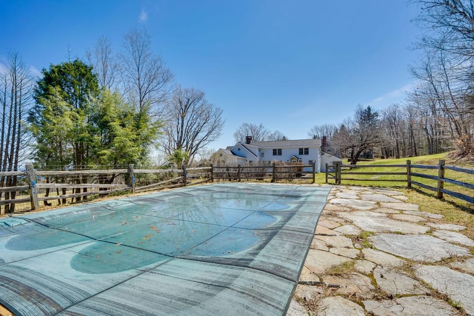 Serene Retreat Near Mt Snow: Great for Groups! House in Vermont