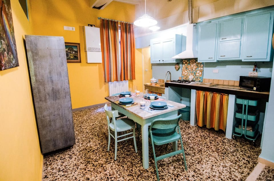Property building, Kitchen or kitchenette, Living room