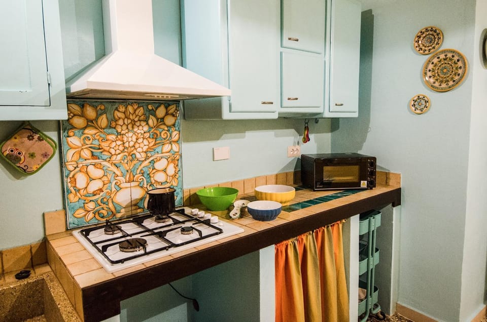 Kitchen or kitchenette, Living room