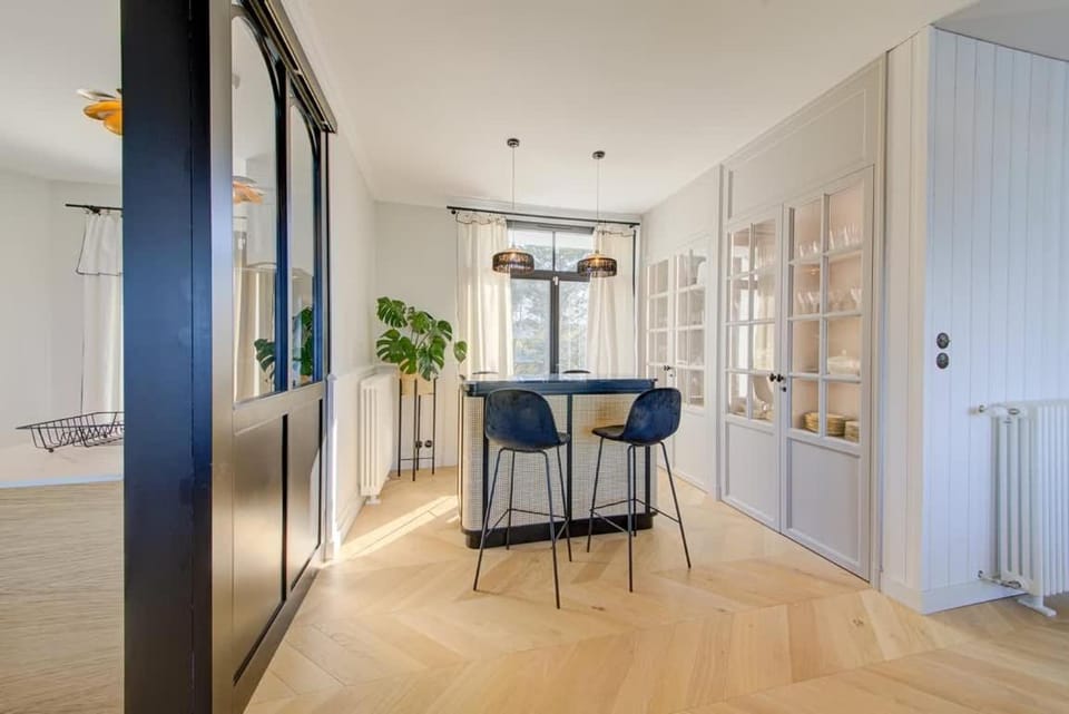 Living room, Dining area, wardrobe