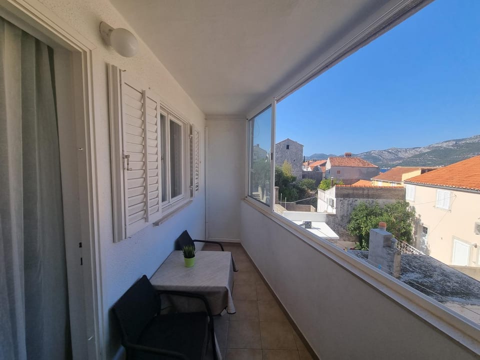 Day, Natural landscape, View (from property/room), Balcony/Terrace, Dining area, Mountain view