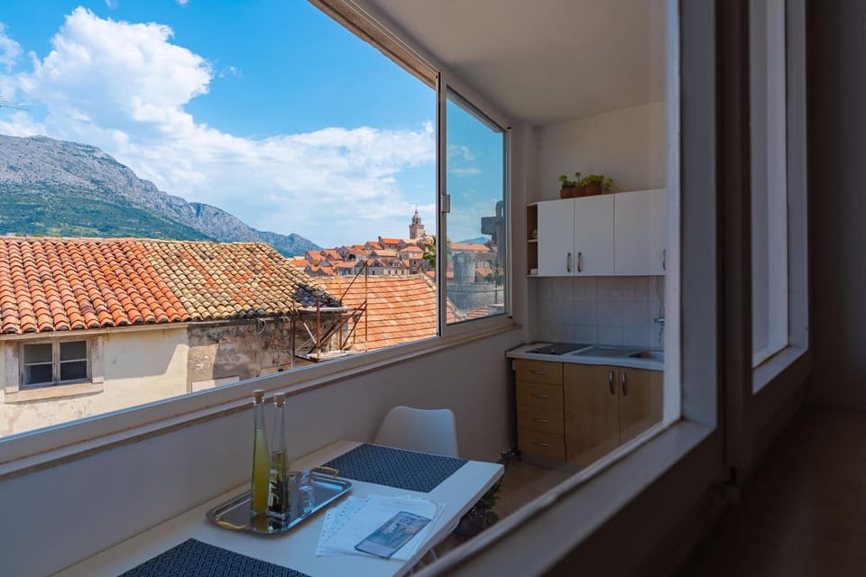 Day, Natural landscape, View (from property/room), Balcony/Terrace, Kitchen or kitchenette, Dining area, Mountain view