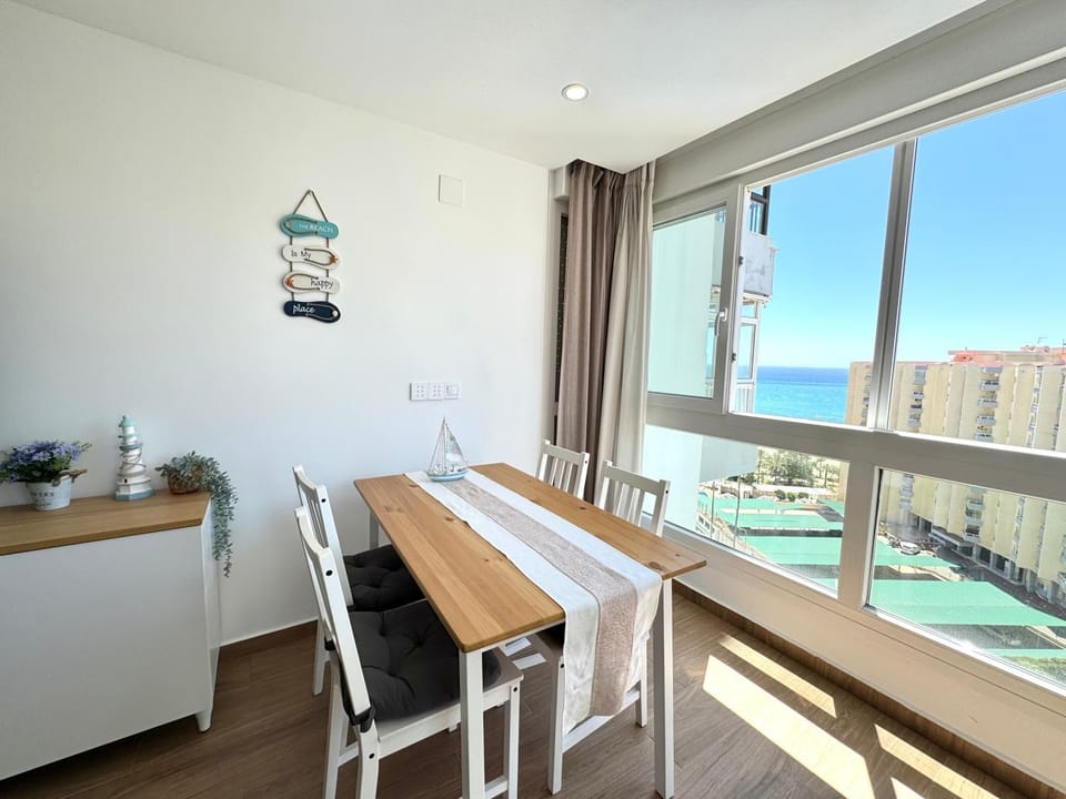 View (from property/room), Dining area, Sea view