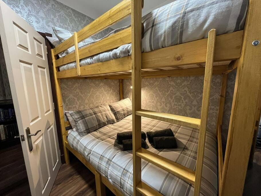 The Nook Crieff - central 2-bed with garden :) Apartment in Scotland