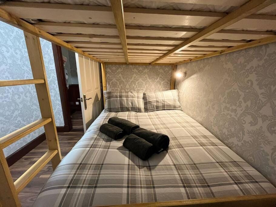 The Nook Crieff - central 2-bed with garden :) Apartment in Scotland