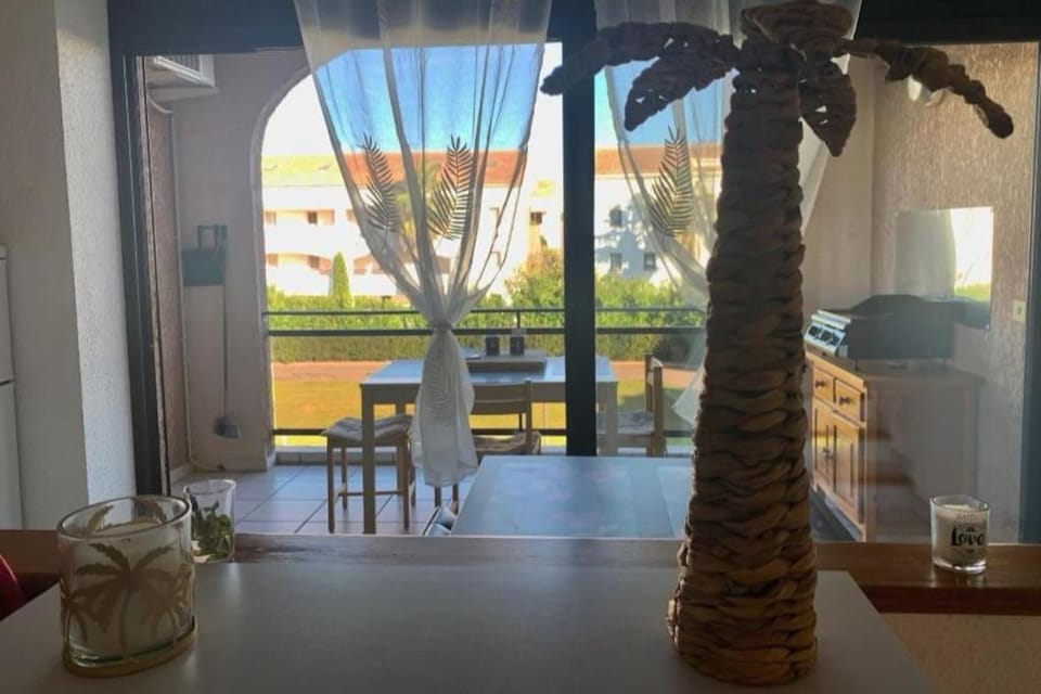 2026 - grand studio avec piscine et plage à 50 m Apartment in Corsica