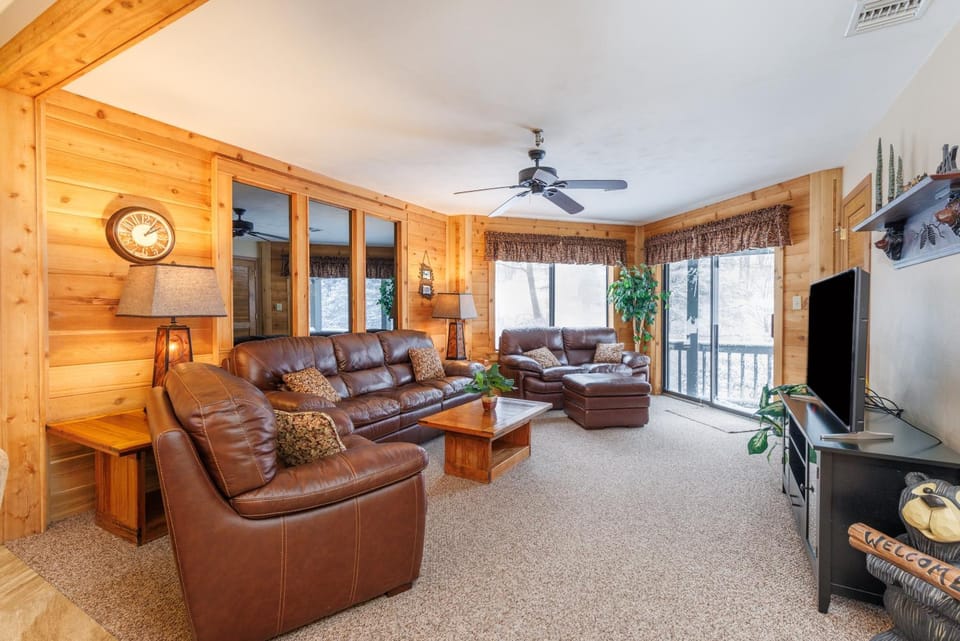 Seven Springs Stoneridge 3 BR Condo, Private Deck Apartment in Seven Springs