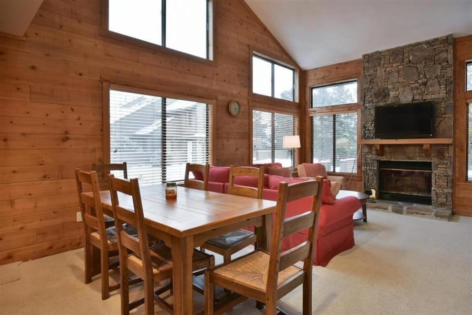 Seven Springs Sunridge 3 BR Condo, Sleeps 10! Apartment in Pennsylvania