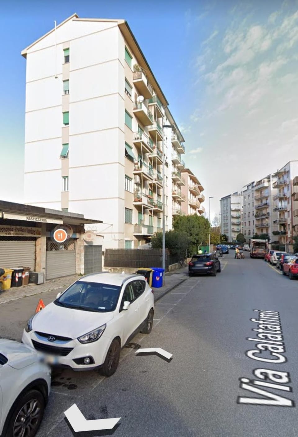 Property building, Quiet street view