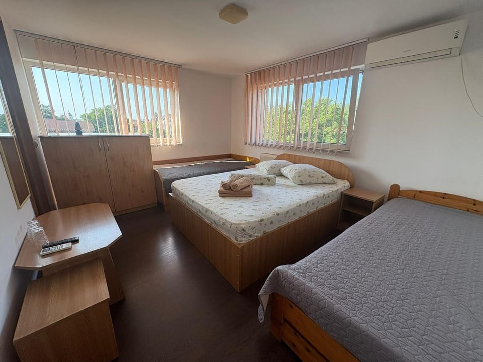 Pensiunea Floare de Colt Bed and Breakfast in Romania