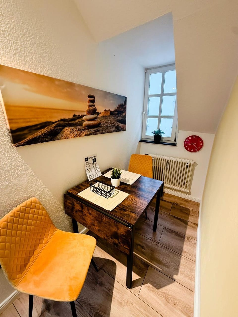 Seating area, Dining area