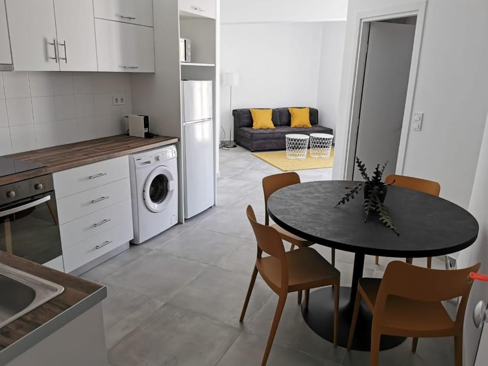 Kitchen or kitchenette, Living room, Dining area, minibar, pet friendly, washing machine