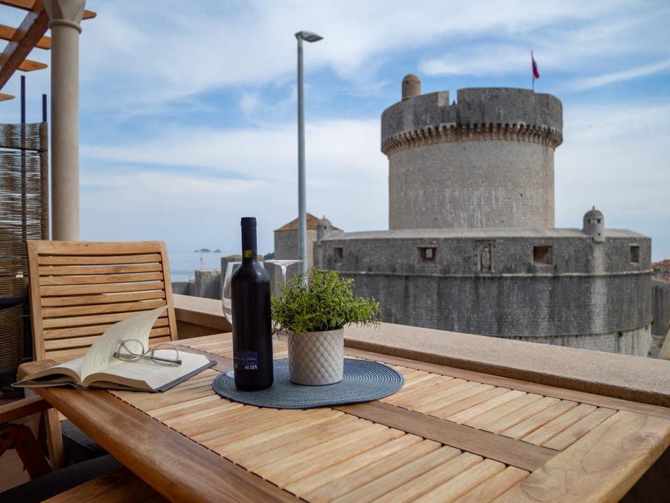 Balcony/Terrace, Landmark view