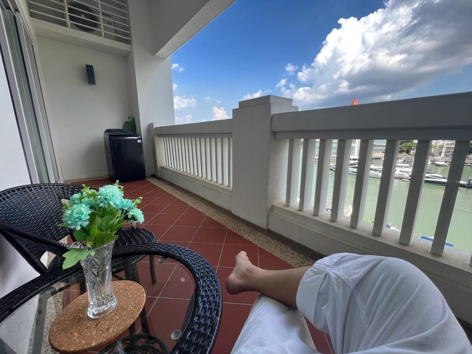 View (from property/room), Balcony/Terrace, Seating area