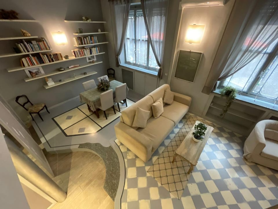 Living room, Seating area
