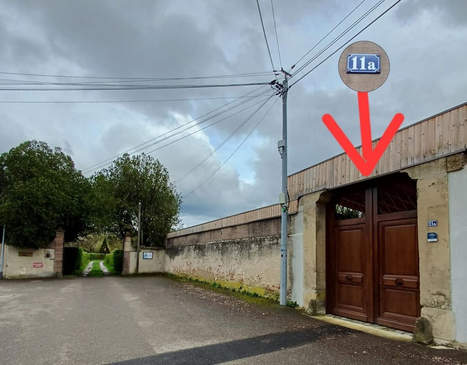 Property building, Facade/entrance
