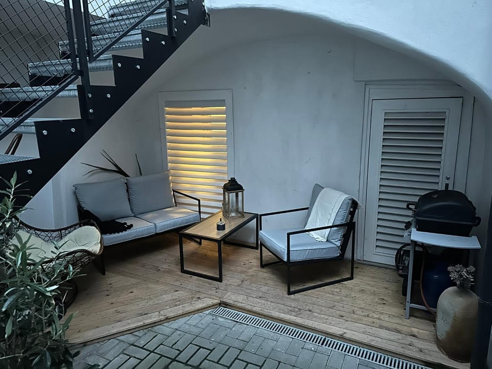 Seating area, Inner courtyard view