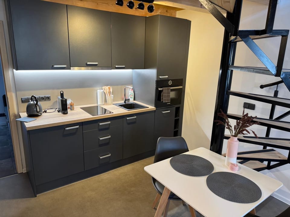 Kitchen or kitchenette, kitchen, kitchen
