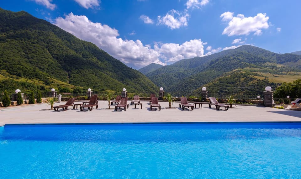 Mountain view, Pool view, Swimming pool