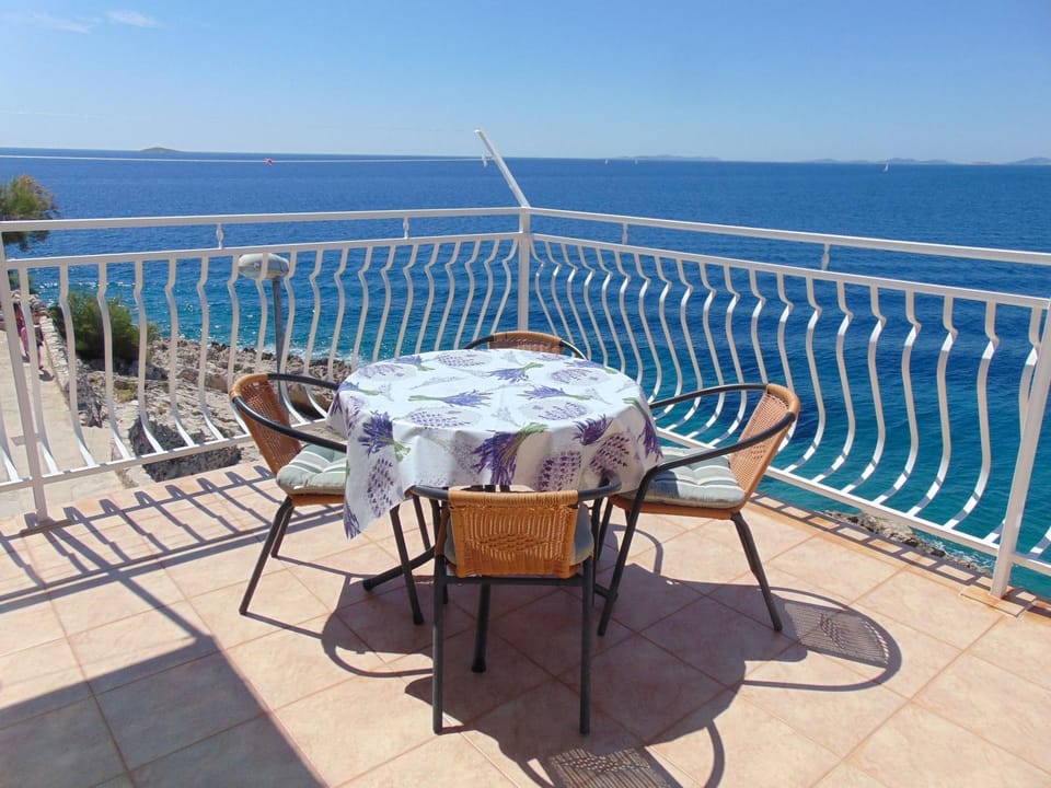 View (from property/room), Balcony/Terrace, Sea view