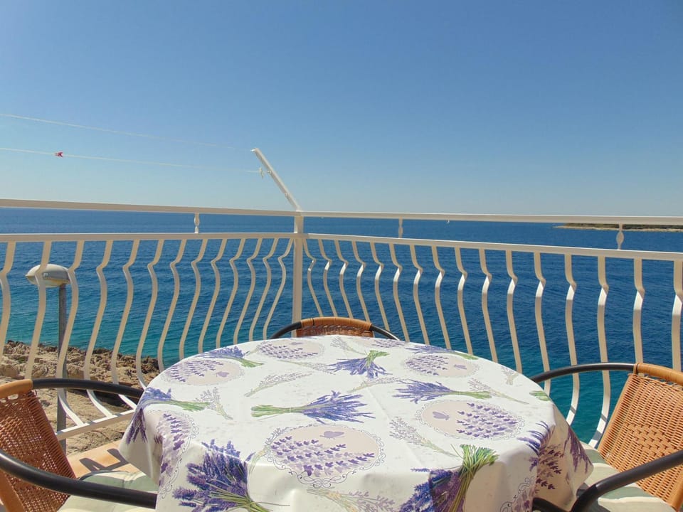 View (from property/room), Balcony/Terrace, Sea view