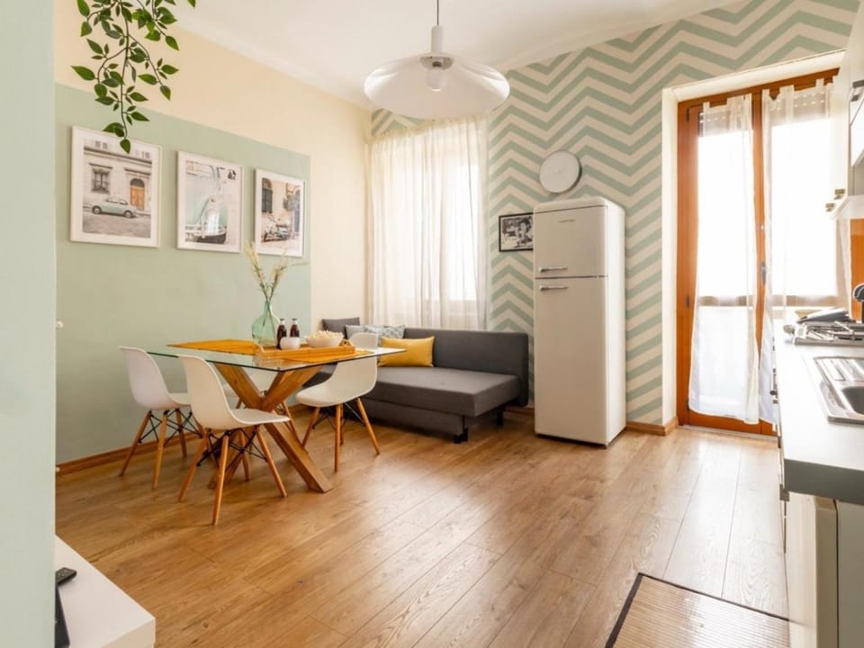 Bed, Kitchen or kitchenette, Living room, Dining area