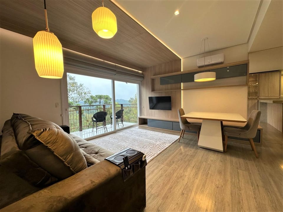 Communal lounge/ TV room, TV and multimedia, View (from property/room), Kitchen or kitchenette, Living room, Seating area, Evening entertainment, air conditioner