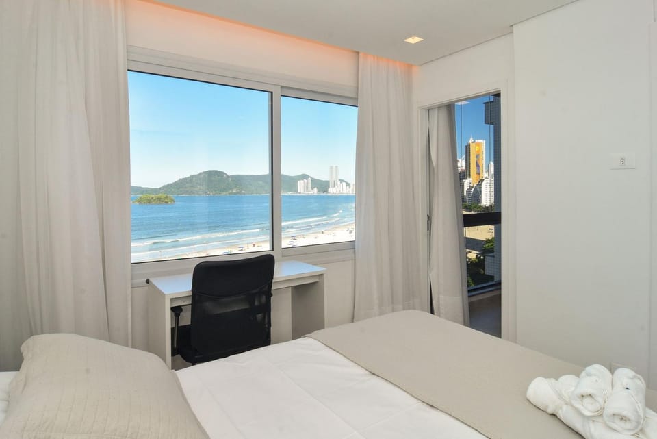 Requinte com Vista Mar na Av. Atlântica P2178 Apartment in Camboriú