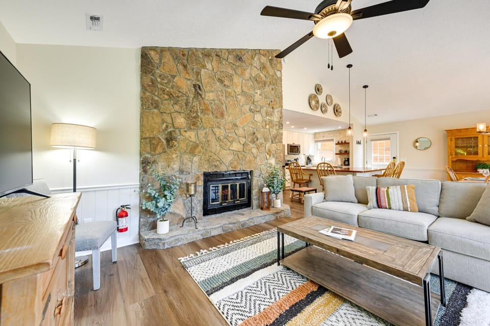 Charming Condo on Sky Valley Golf Course! House in Sky Valley