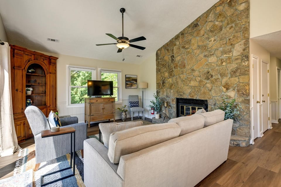 Charming Condo on Sky Valley Golf Course! House in Sky Valley