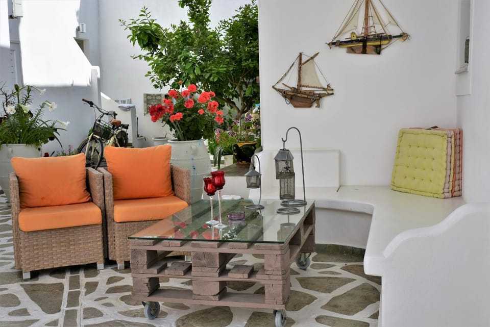 Patio, Seating area