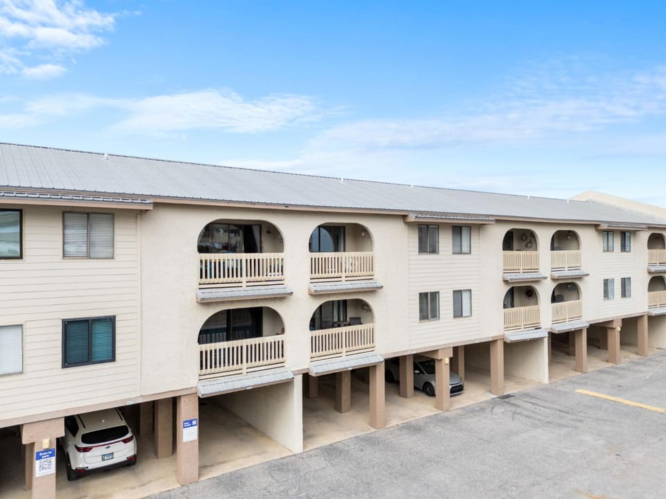 Las Palmas 221 by Vacation Homes Collection Apartment in West Beach