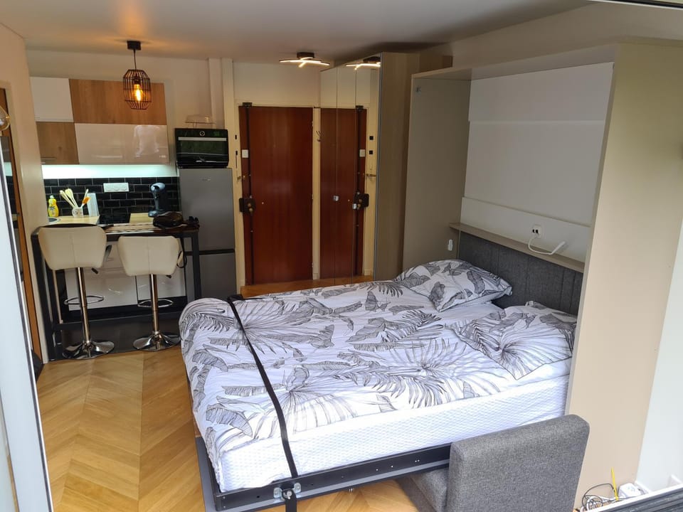 Studio à La Défense (climatisé, parking) Apartment in Puteaux