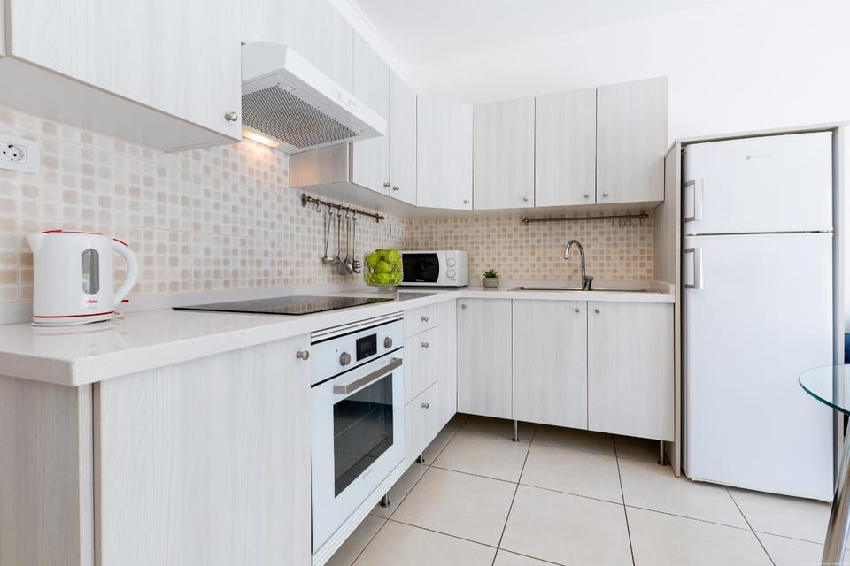 Kitchen or kitchenette, minibar, pet friendly, stove