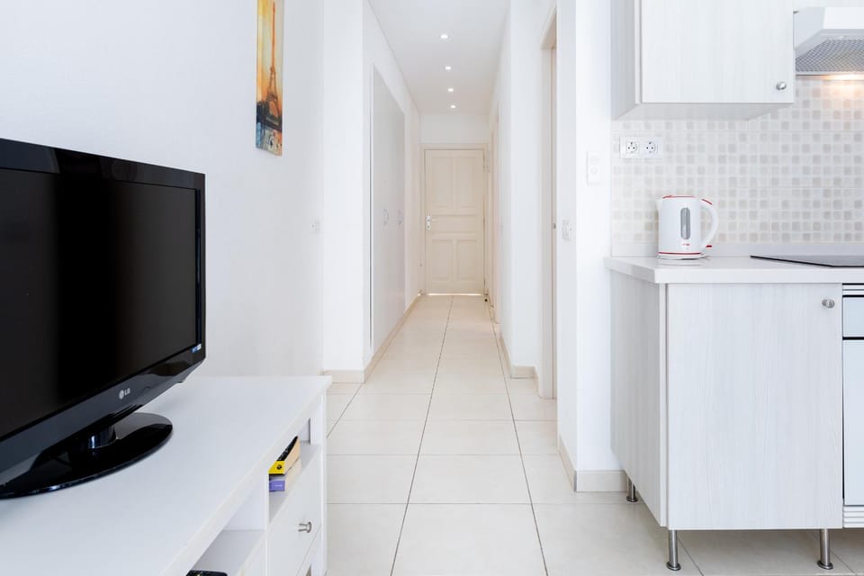 TV and multimedia, Kitchen or kitchenette, minibar