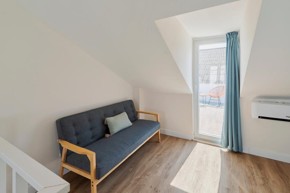 Bedroom, air conditioner
